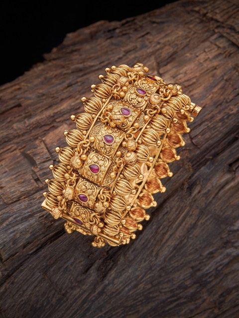 

Kushal's Fashion Jewellery Gold-Plated & Pink Stone Studded Bangle