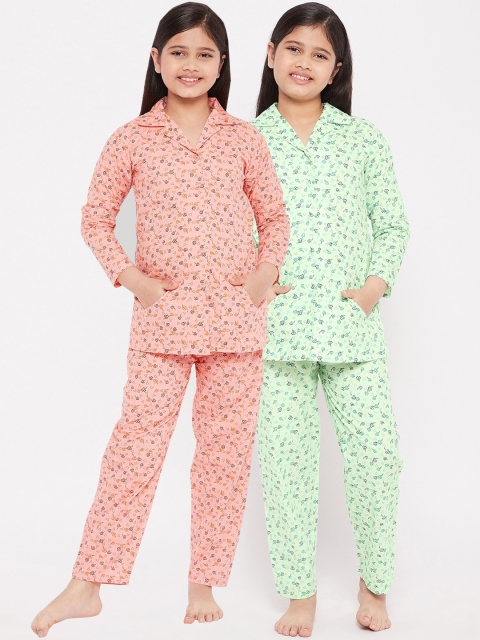 

KYDZI Girls Green & Peach-Coloured Printed Night suit