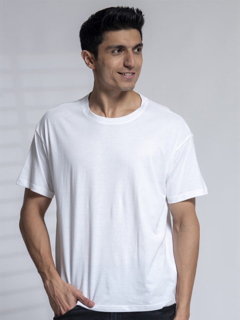 

Tinted Men Beige Typography T-shirt