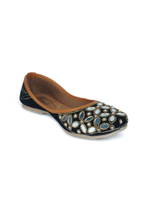 

The Desi Dulhan Women Black Embellished Leather Ethnic Flats