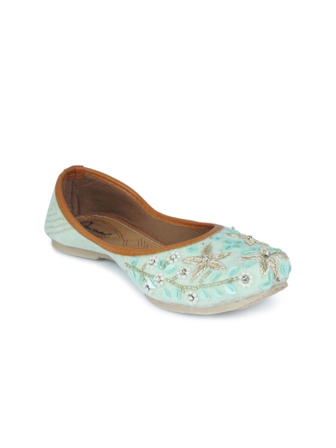 

The Desi Dulhan Women Green Printed Leather Ethnic Mojaris Flats