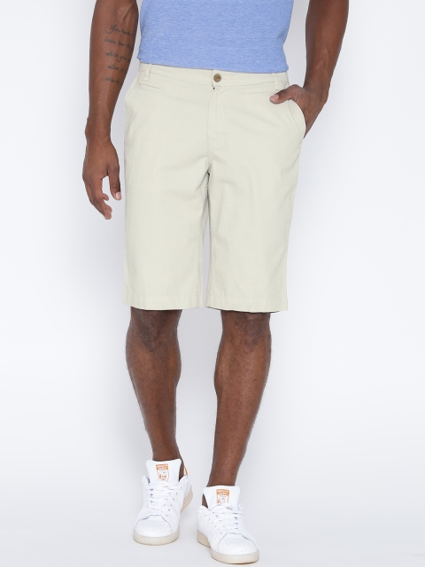 

Hubberholme Men Beige Solid Slim Fit Shorts