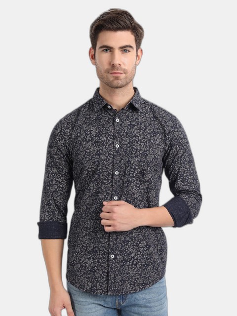 

SORATIA Men Black Slim Fit Floral Printed Casual Shirt