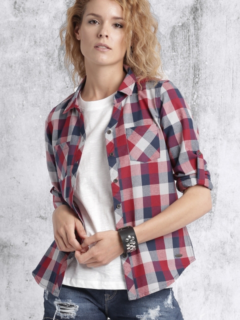

Roadster Time Travlr Women Red & Navy Slim Fit Checked Casual Shirt