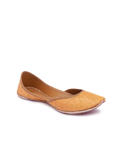 

Holii Women Peach-Coloured Ethnic Mojaris Flats
