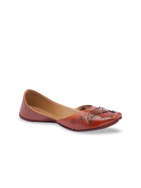 

Holii Women Tan Embellished Leather Ethnic Mojaris with Laser Cuts Flats