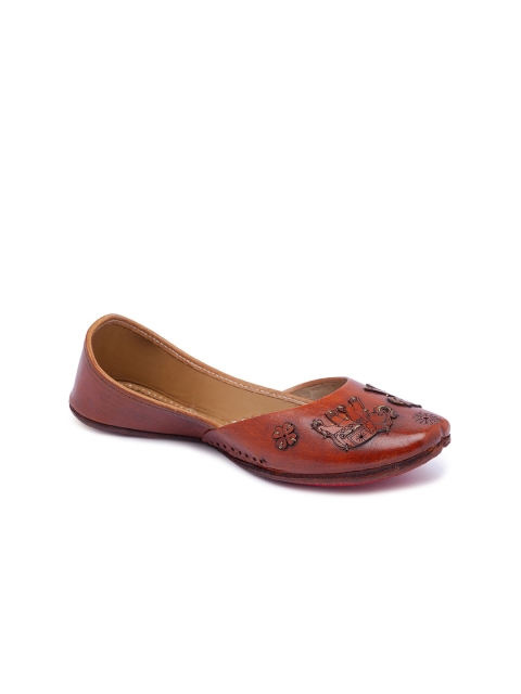 

Holii Women Tan Ethnic Mojaris with Laser Cuts Flats