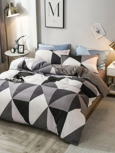 

JC Collection Black & White Printed Double Queen Bedding Set