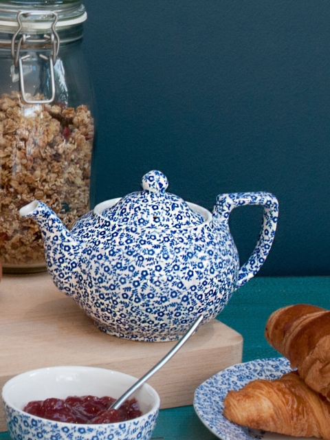 

BURLEIGH Blue & White Printed Earthen Clay Glossy Teapot