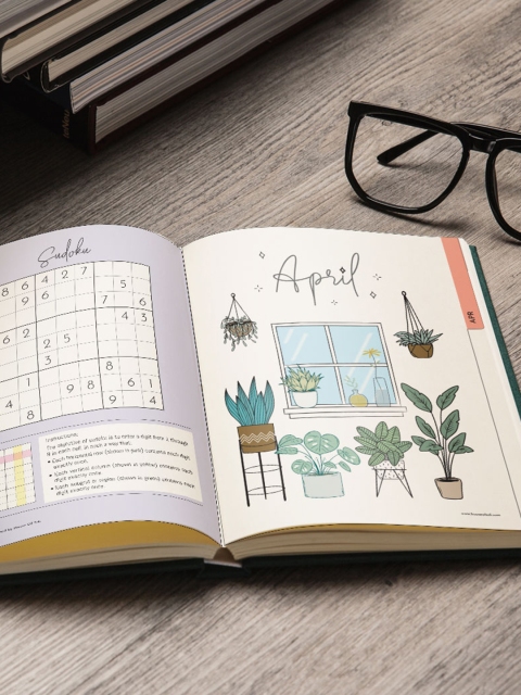 

HOUSE OF EDI Peach Colored Annual Planner 2022 Stationery