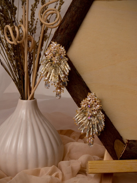 

D'oro Silver-Toned Contemporary Studs Earrings
