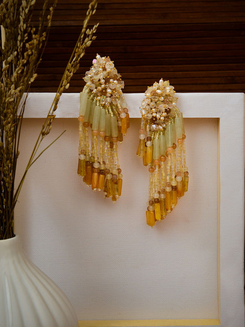 

D'oro Beige Contemporary Drop Earrings