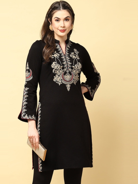

Lakshita Women Charcoal Paisley Yoke Design Keyhole Neck Flared Sleeves Kaftan Kurta