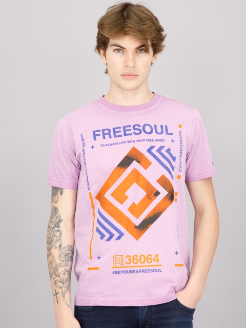 

FREESOUL Men Pink & Blue Printed Pure Cotton T-shirt