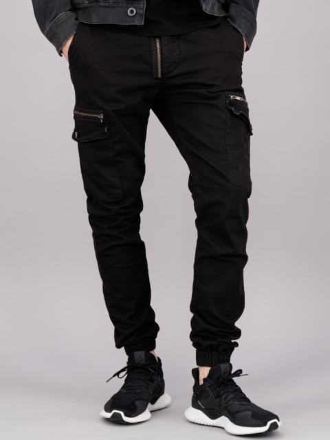

FREESOUL Men Black Regular Fit Solid Cargos Trousers