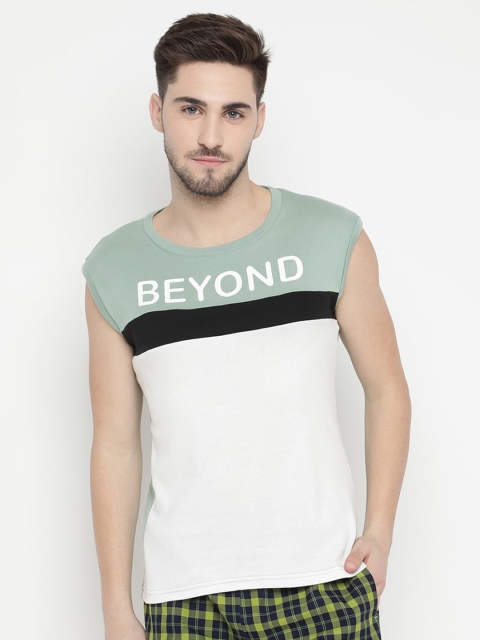 

V2 Value & Variety Men Green Typography Colourblocked Applique T-shirt