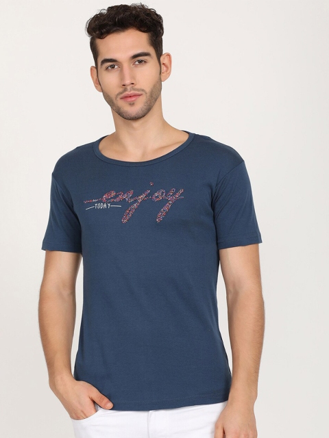 

V2 Value & Variety Men Blue V-Neck T-shirt