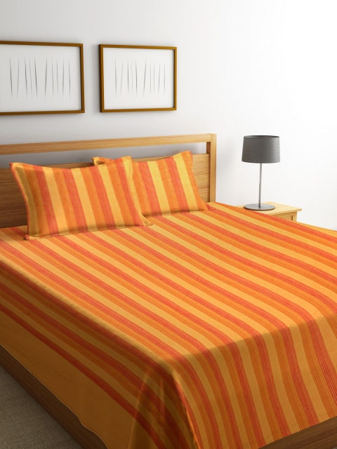

Dhrohar Yellow & Maroon Double King Cotton Bed Cover With 2 Pillow Covers