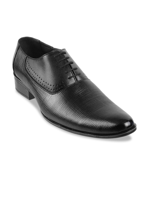 

Metro Men Black Solid Leather Formal Derbys