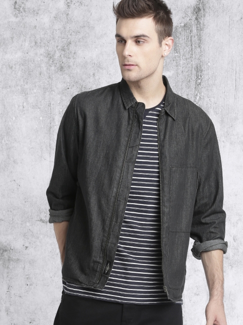

Roadster Men Charcoal Grey Regular Fit Faded Denim Casual Shirt