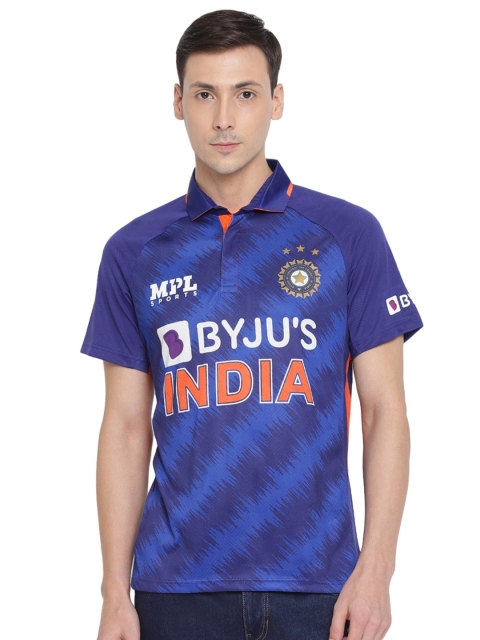 

MPL SPORTS Men Blue Typography Mandarin Collar Applique T-shirt