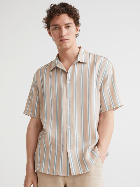 

H&M Men Beige & White Striped Regular Fit Short-Sleeved Lyocell Shirt