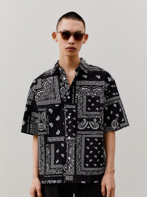 

H&M Men Black Relaxed Fit Short-Sleeved Cotton Shirt