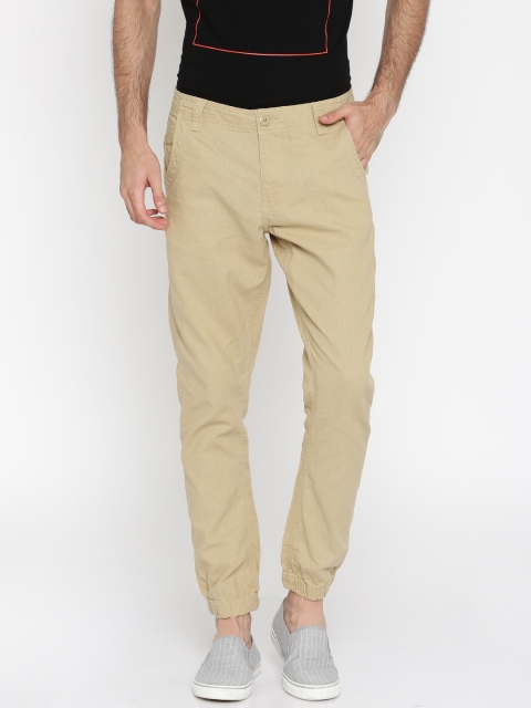 

Flying Machine Men Khaki Solid Joggers, Na