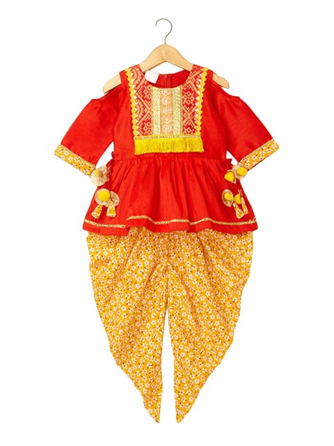 

Hopscotch Girls Red Floral Printed Kurti With Patiala