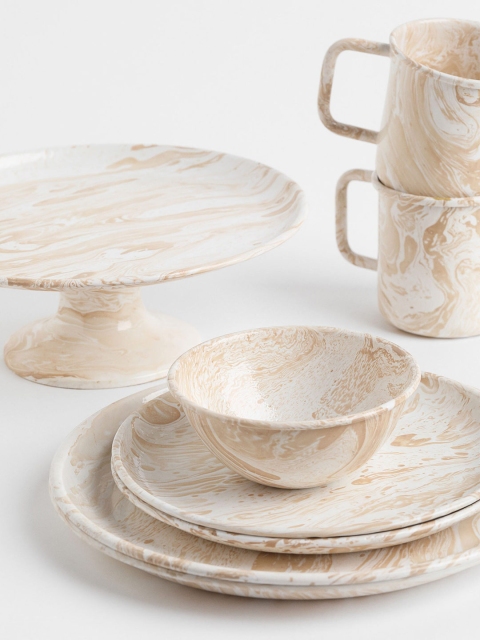 

H&M Beige Patterned Metal Mug