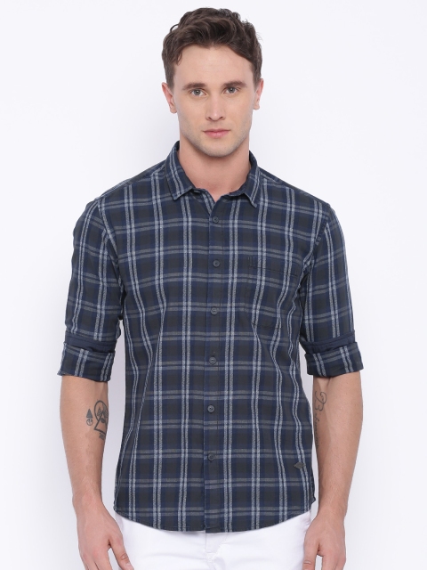 

Voi Jeans Men Navy & Off-White Slim Fit Checked Casual Shirt, Navy blue