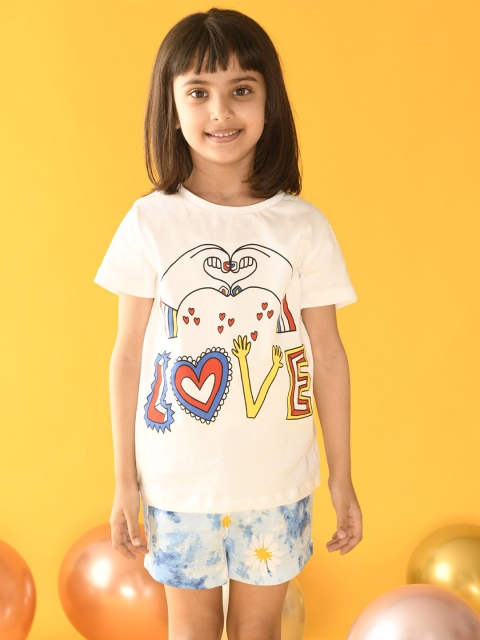 

Anthrilo Girls White Printed T-shirt with Shorts