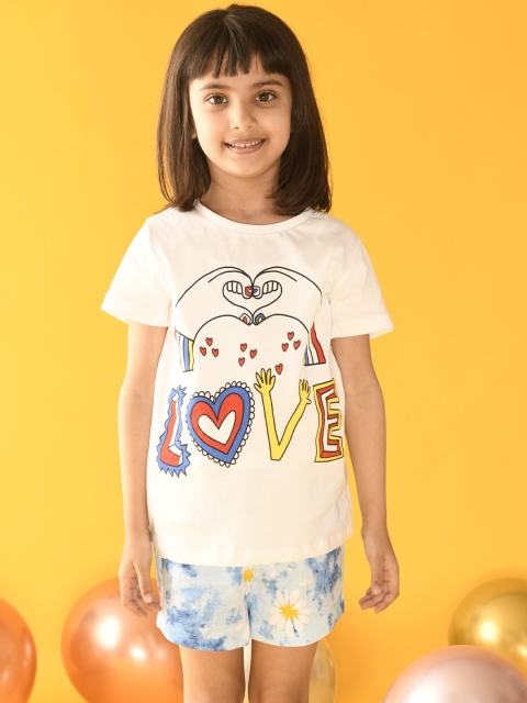 

Anthrilo Girls White & Multicoloured Printed T-shirt with Shorts