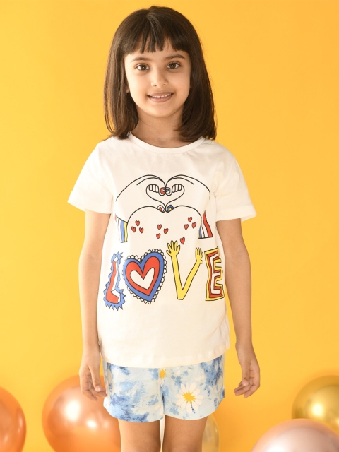 

Anthrilo Girls White Printed T-shirt with Shorts