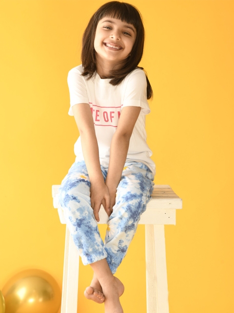 

Anthrilo Girls White Printed T-shirt with Trousers