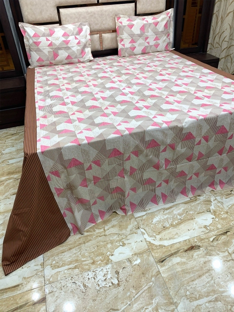 

Pure Decor Brown & Pink Geometric 400 TC King Bedsheet with 2 Pillow Covers