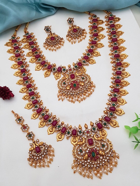 

GRIIHAM Gold-Plated Red & Green Stones-Studded & Beaded Jewellery Set