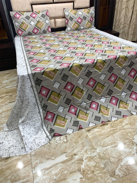 

Pure Decor Green & Pink Geometric 400 TC King Bedsheet with 2 Pillow Covers