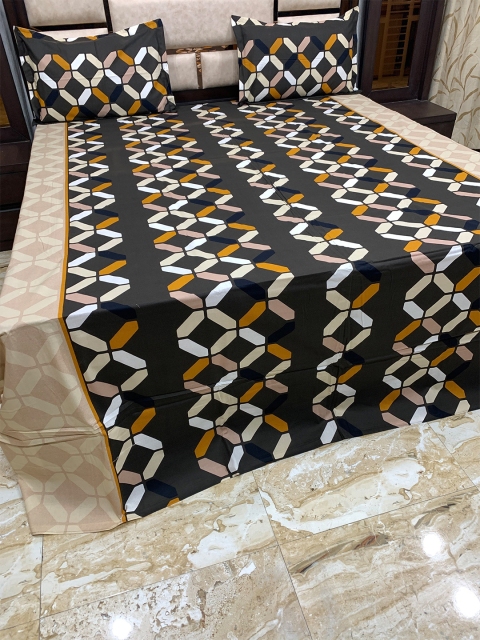 

Pure Decor Green & White Geometric 400 TC King Bedsheet with 2 Pillow Covers