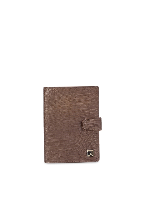 

Da Milano Unisex Brown Textured Leather Passport Cover