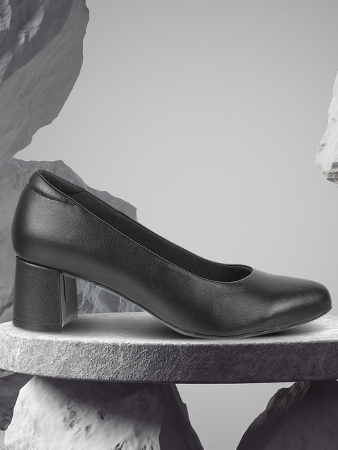 

Mochi Black Block Pumps