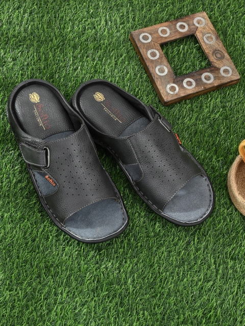 

SOFTIO Men Grey Comfort Sandals