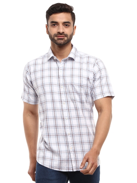 

V-Mart Men White Checked Casual Shirt