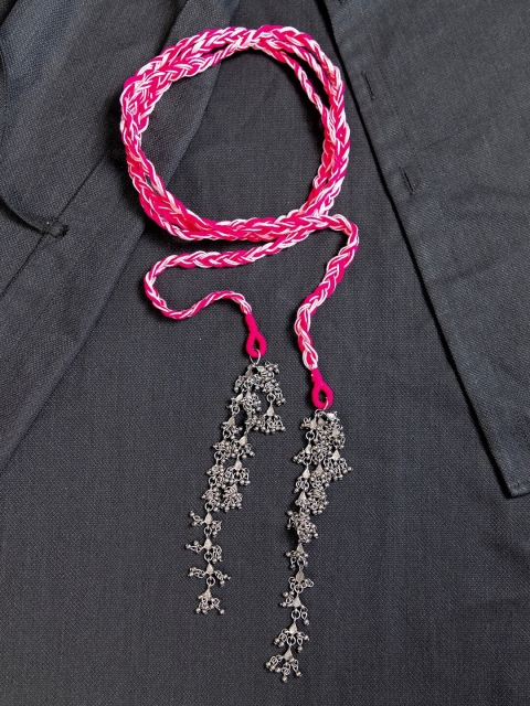 

creyons by mansi Pink & Silver-Toned Embellished Stole Handcrafted Necklace