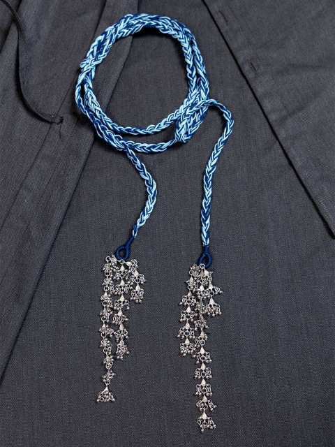 

creyons by mansi Blue & Silver-Toned Embellished Stole Handcrafted Necklace