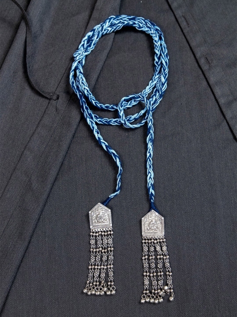 

creyons by mansi Blue & Silver-Toned Embellished Stole Handcrafted Necklace