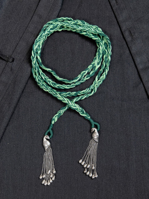

creyons by mansi Green & Silver-Toned Embellished Stole Handcrafted Necklace