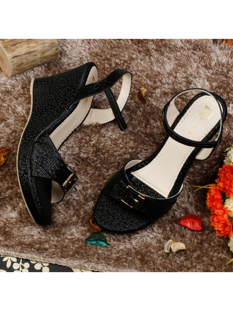 

R DEZINO Black Wedge Heels with Buckles