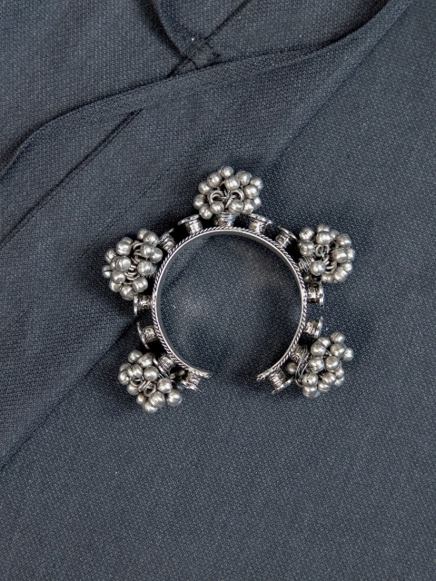 

creyons by mansi Women Silver-Toned Handcrafted Cuff Bracelet