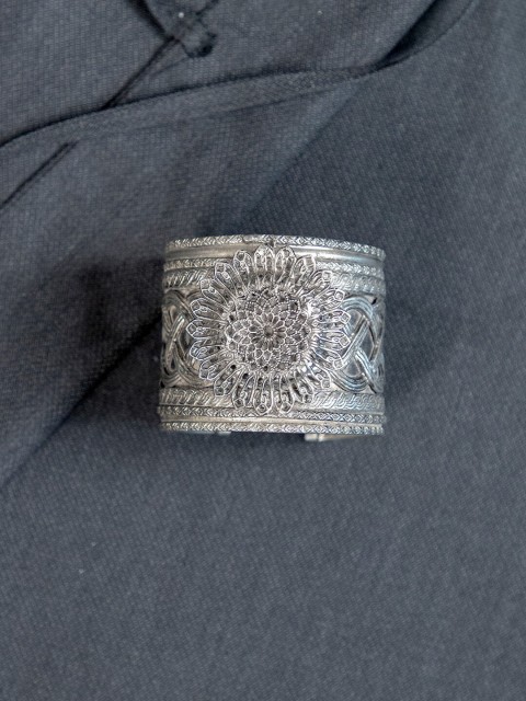 

creyons by mansi Women Silver-Toned Handcrafted Cuff Bracelet